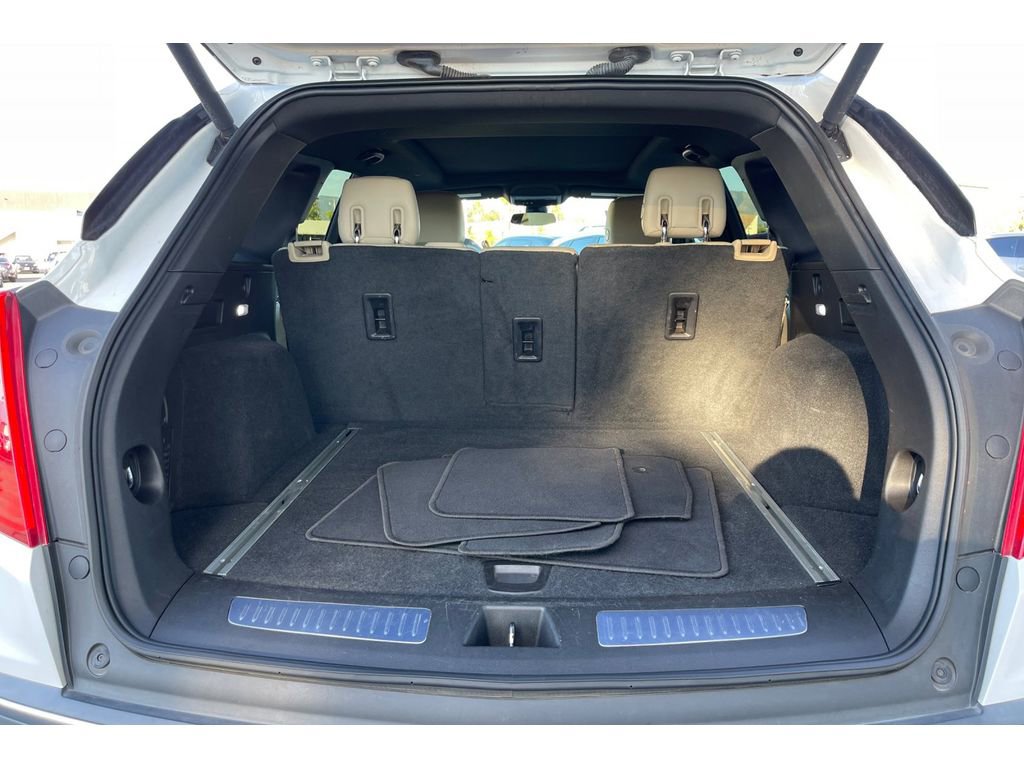 Used 2017 Cadillac XT5 Luxury w/ Driver Awareness Package image 18