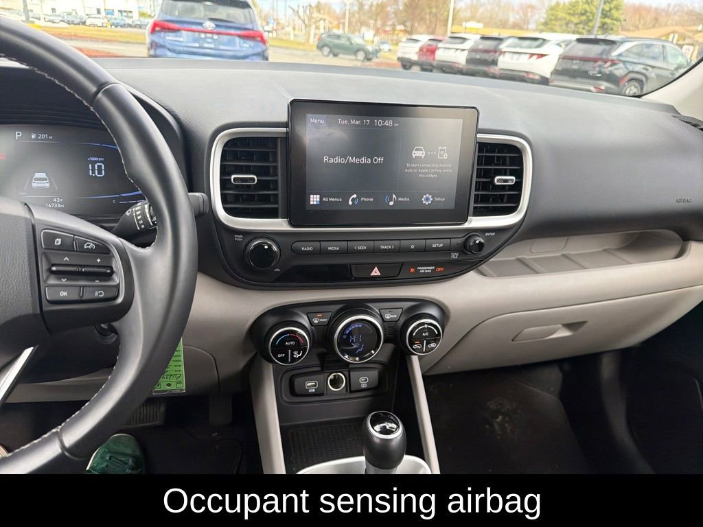 Certified 2023 Hyundai Venue SEL image 17