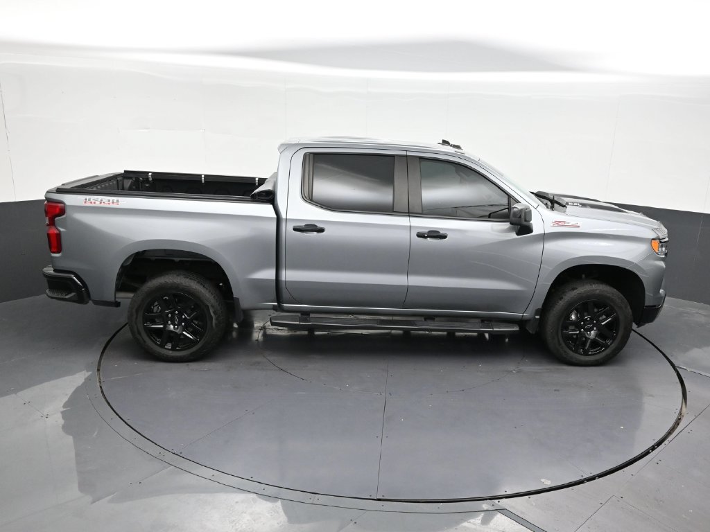 Used 2025 Chevrolet Silverado 1500 LT Trail Boss w/ Convenience Package II AWD/4WD image 22