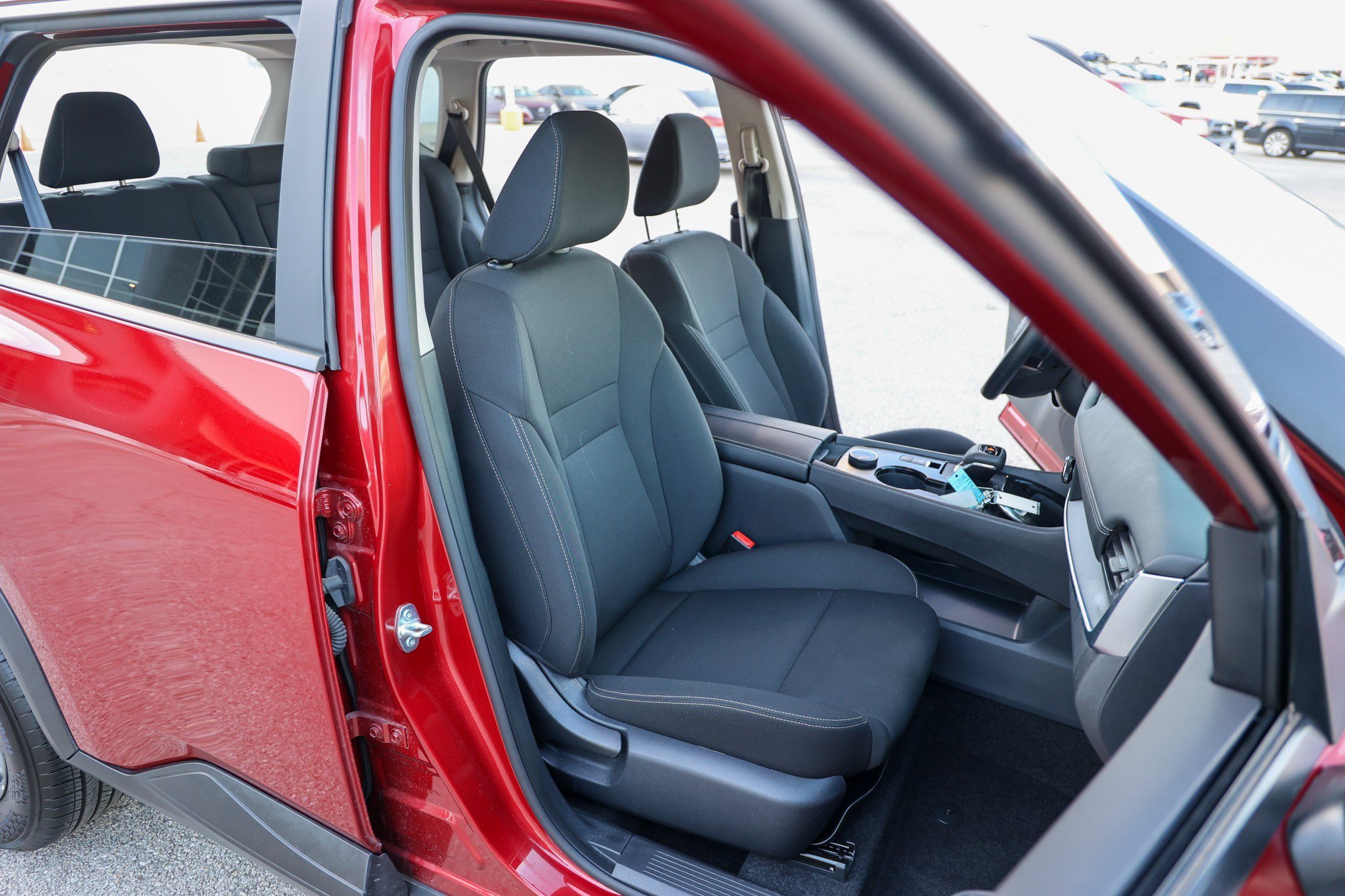 Used 2025 Nissan Rogue S AWD/4WD image 41