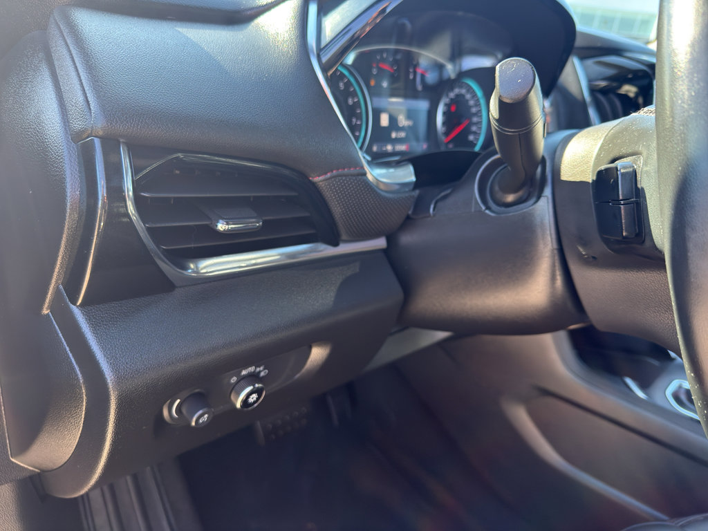 Used 2023 Chevrolet Traverse RS image 15