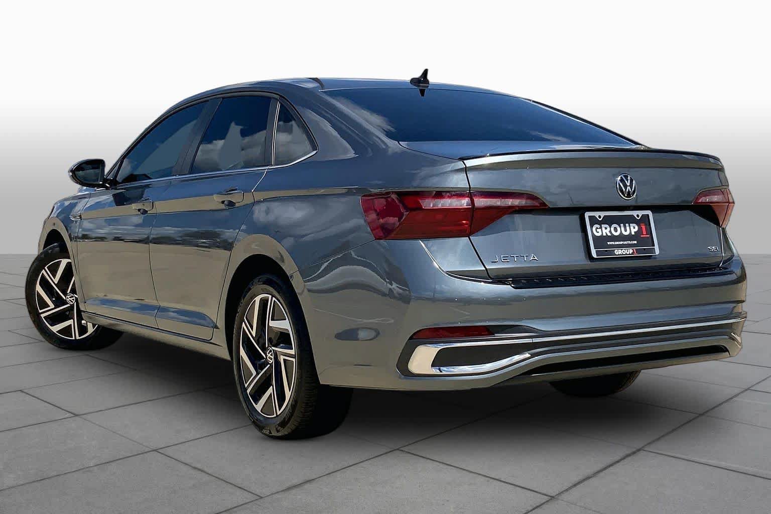 Used 2024 Volkswagen Jetta SEL FWD image 12