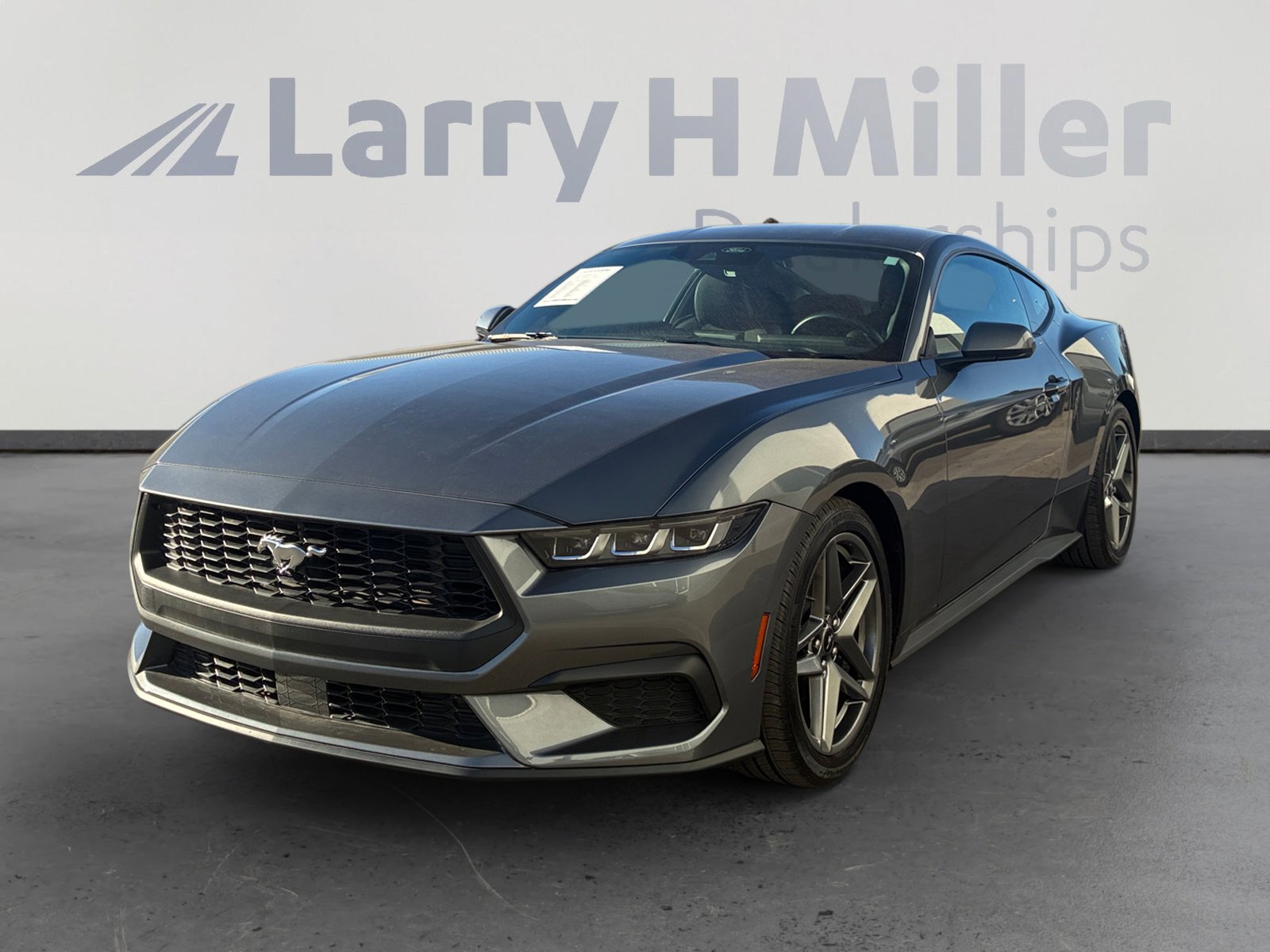 Used 2025 Ford Mustang EcoBoost image 1