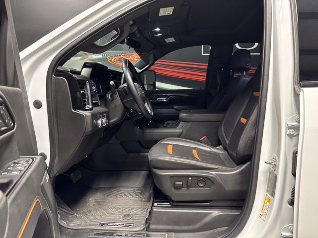 Used 2024 GMC Sierra 2500 AT4 w/ AT4 Premium Plus Package AWD/4WD image 4