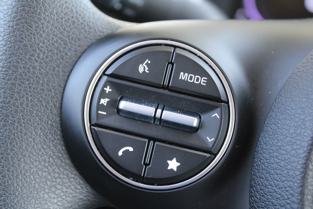 Certified 2025 Kia Soul LX w/ LX Technology Package image 25