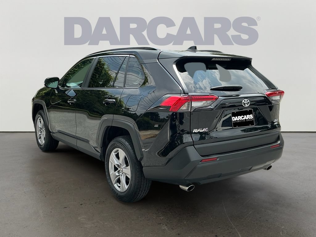 Used 2025 Toyota RAV4 XLE AWD/4WD image 5