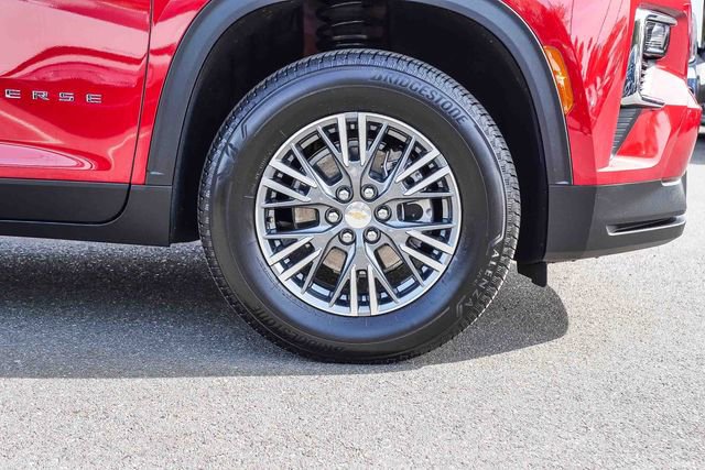 Used 2025 Chevrolet Traverse LT image 10