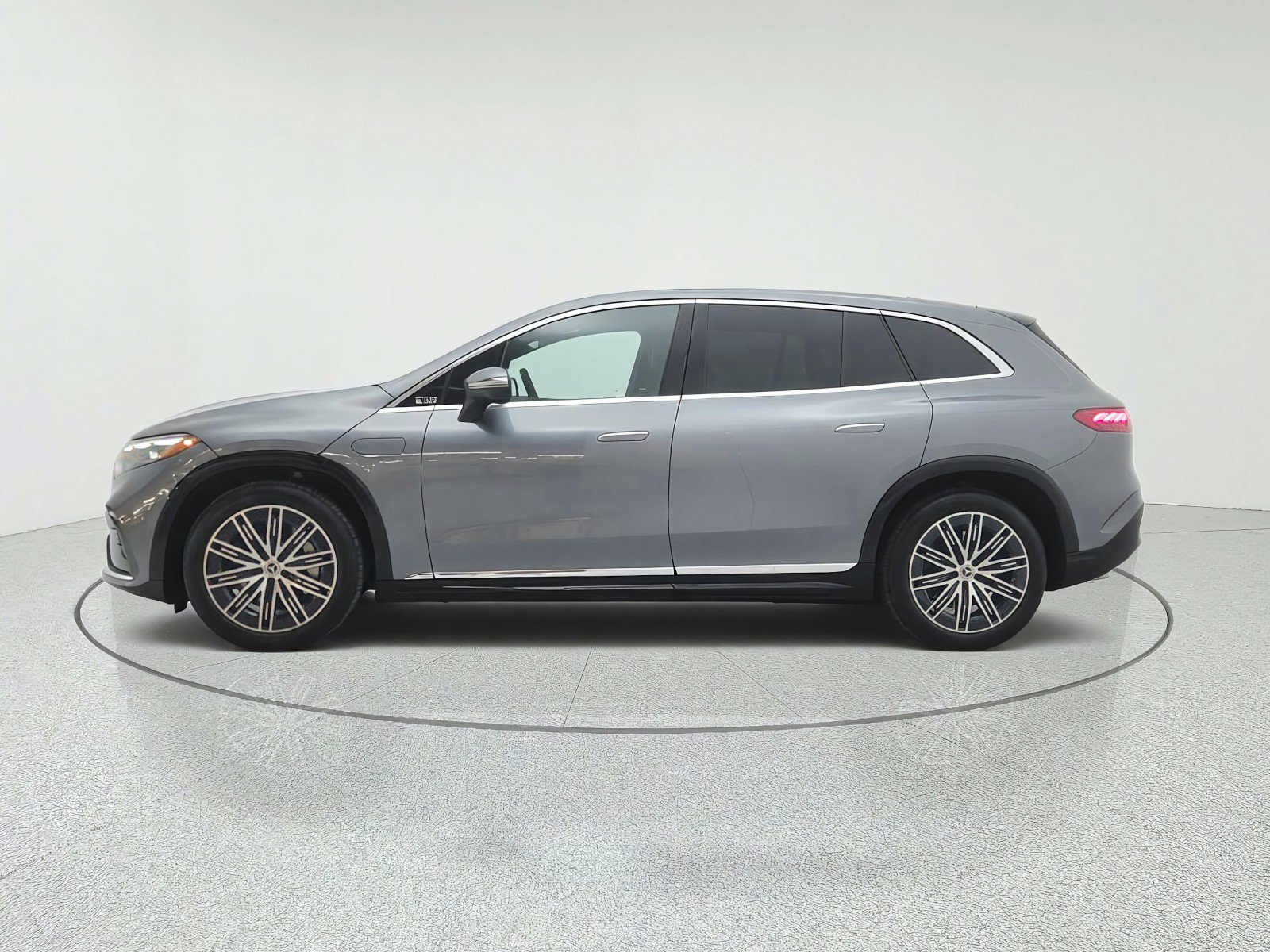 Certified 2023 Mercedes-Benz EQS 580 4MATIC SUV image 8