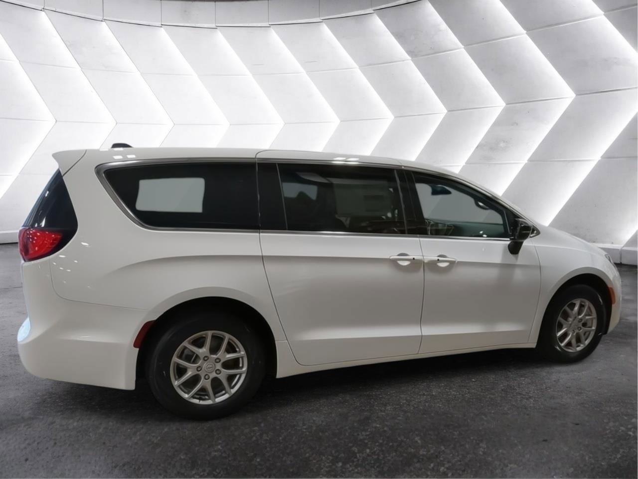 New 2026 Chrysler Voyager LX FWD image 7