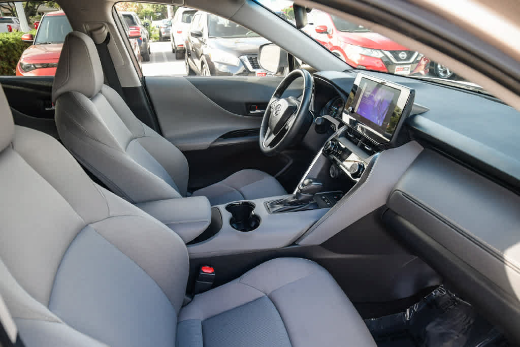 Certified 2024 Toyota Venza LE AWD/4WD image 15