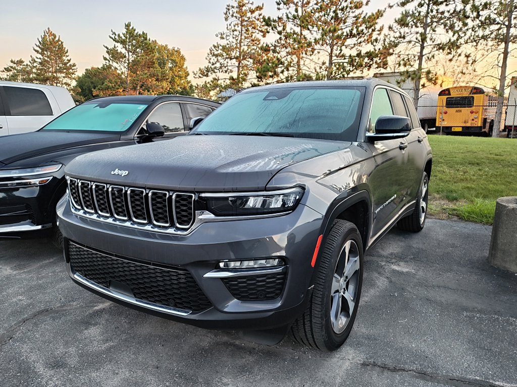 Used 2024 Jeep Grand Cherokee Limited w/ Luxury Tech Group II