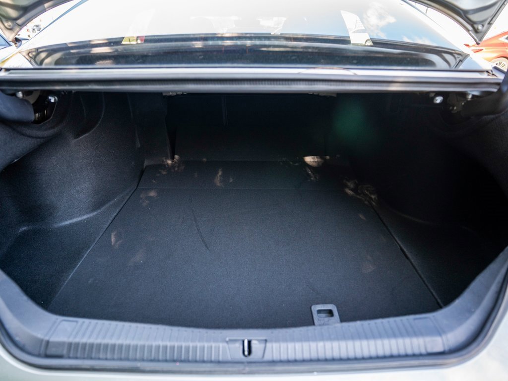 Used 2019 Toyota Avalon XSE image 38