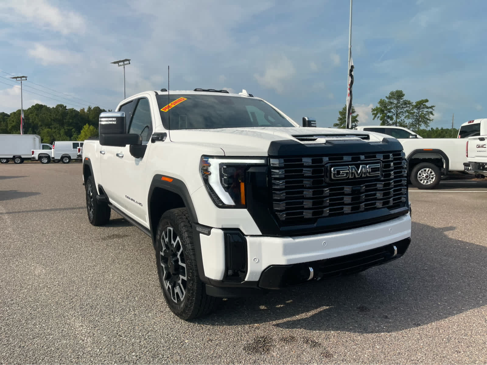 Used 2025 GMC Sierra 2500 Denali Ultimate AWD/4WD image 6