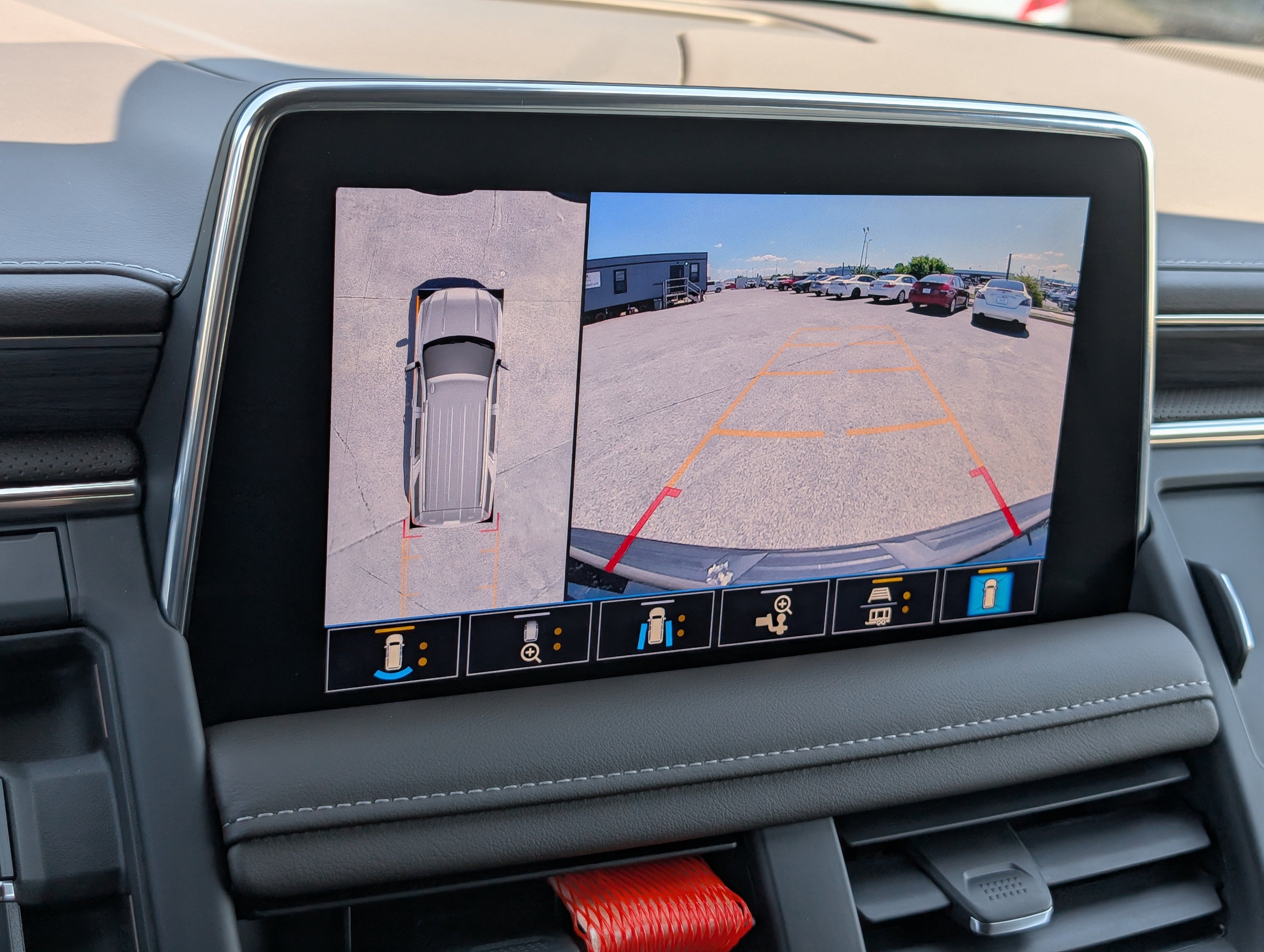 Used 2021 GMC Yukon XL SLT w/ SLT Premium Package image 21