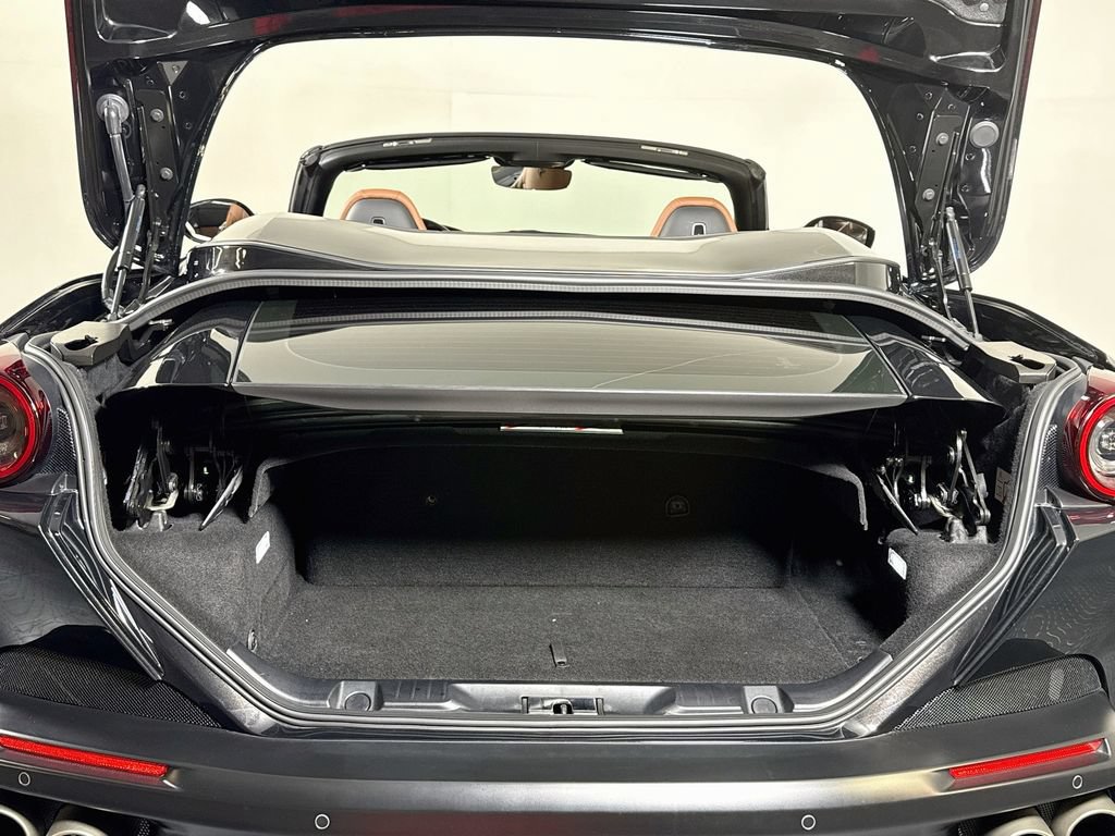 Used 2020 Ferrari Portofino RWD image 28