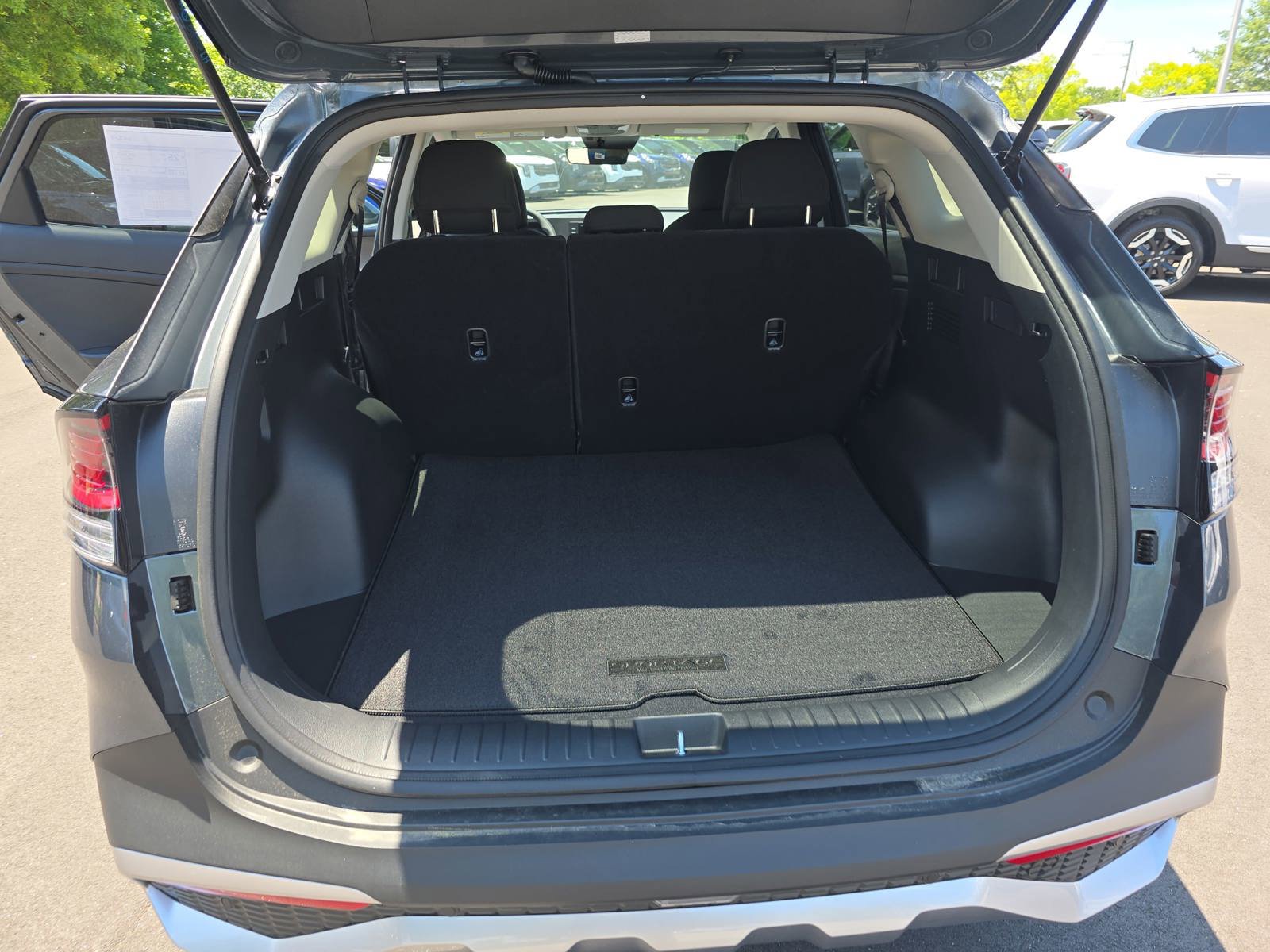 New 2025 Kia Sportage LX AWD/4WD image 12