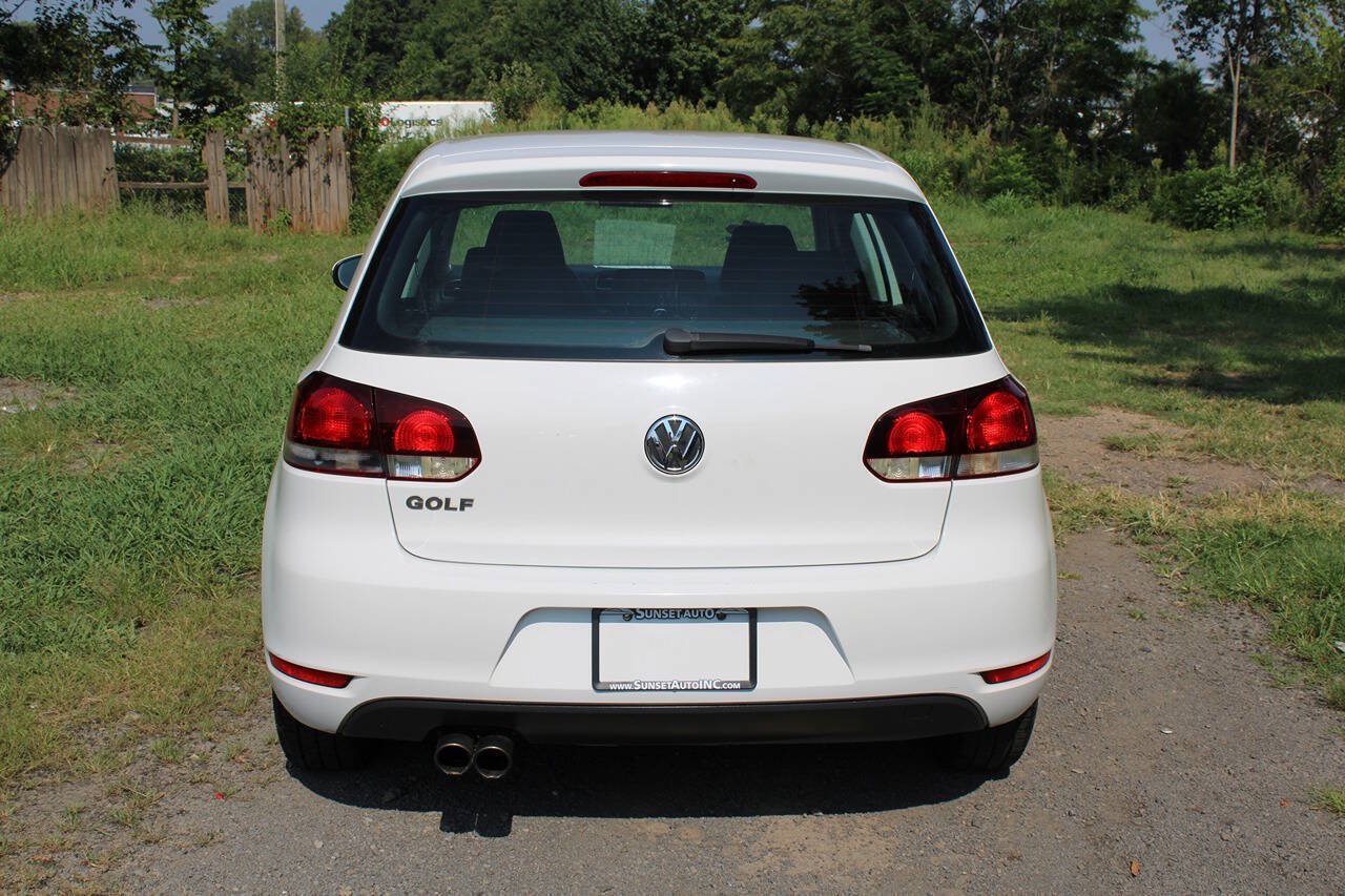 Used 2011 Volkswagen Golf 4-Door FWD image 8