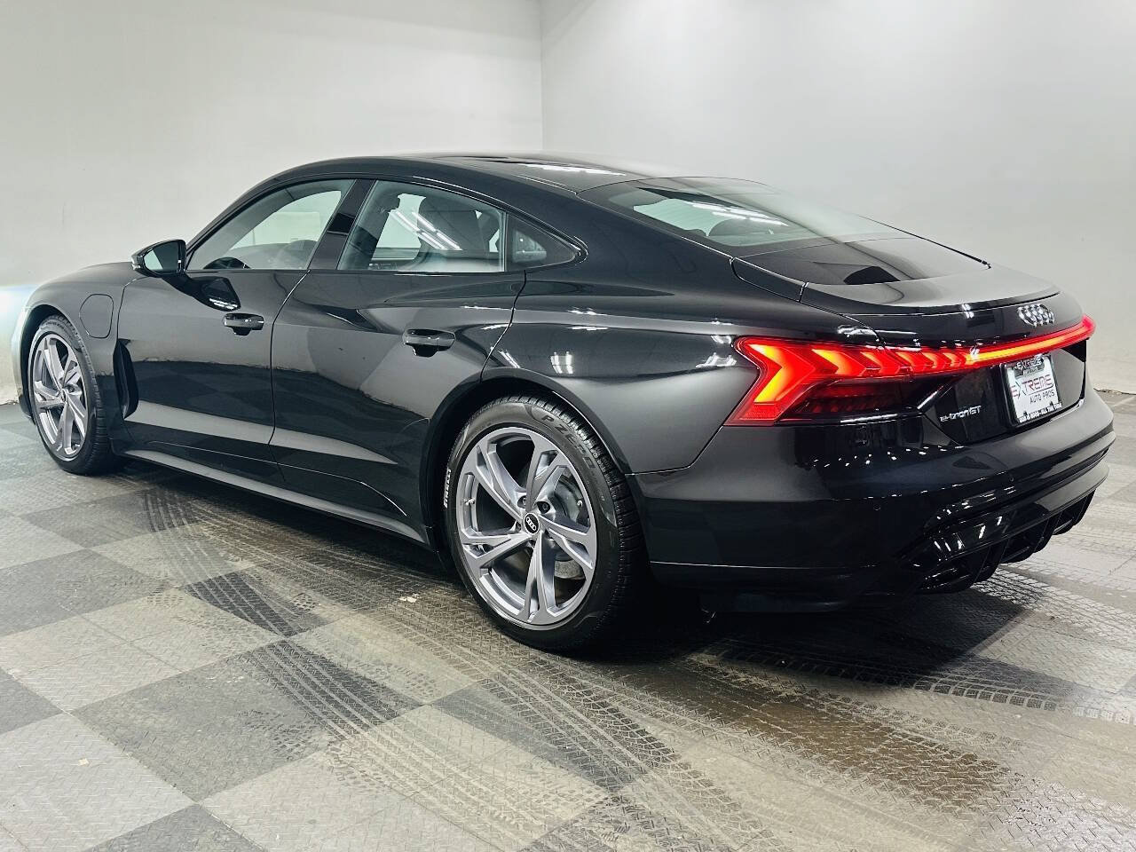 Used 2022 Audi e-tron GT Premium Plus AWD/4WD image 4