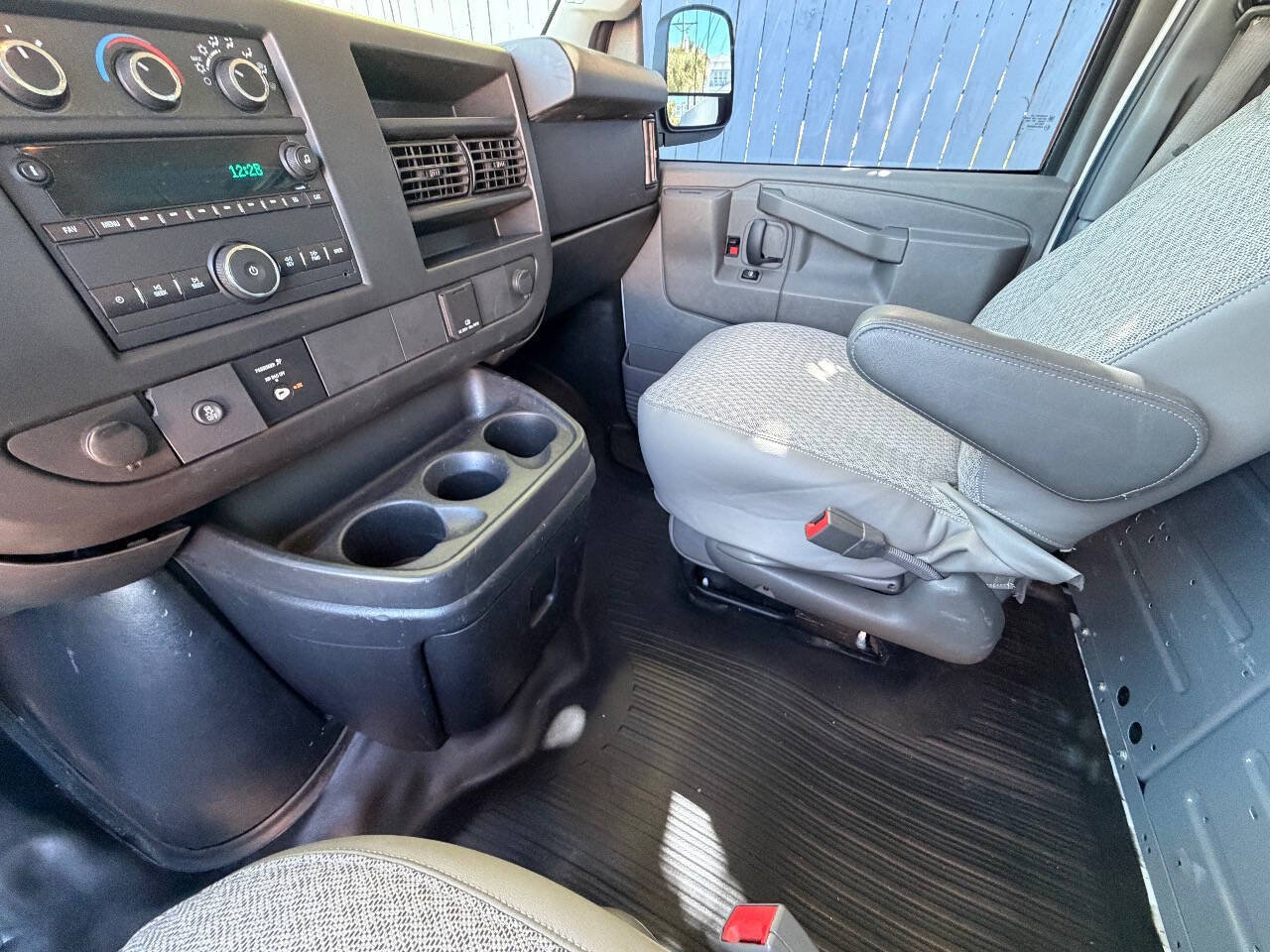 Used 2016 GMC Savana 2500 RWD image 29