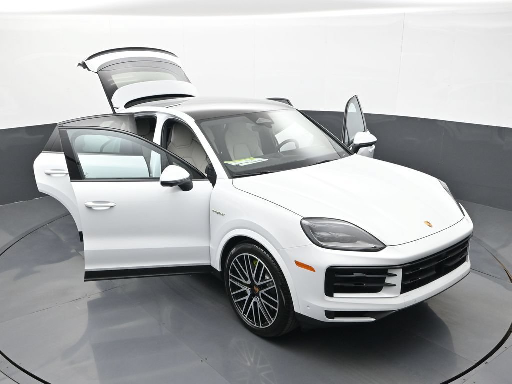 New 2026 Porsche Cayenne E-Hybrid Coupe AWD/4WD image 33