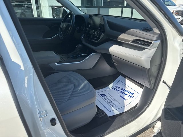 Used 2021 Toyota Highlander LE image 16