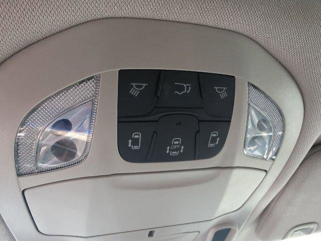 Certified 2024 Chrysler Pacifica Limited FWD image 23