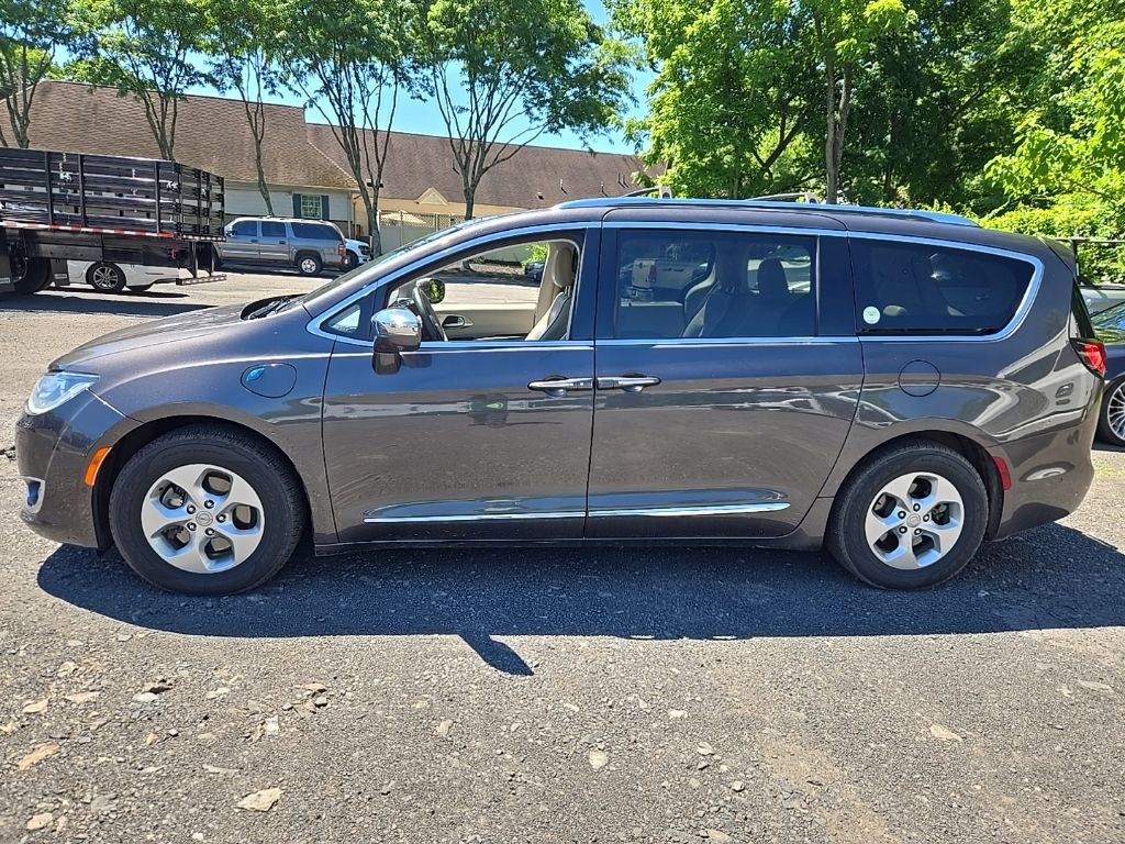 Used 2017 Chrysler Pacifica Platinum FWD image 9