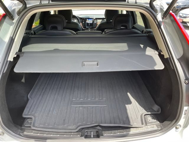 Used 2024 Volvo XC60 B5 Plus AWD/4WD image 53