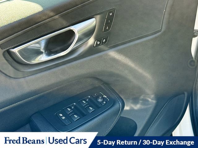 Used 2021 Volvo XC60 T5 Momentum image 19