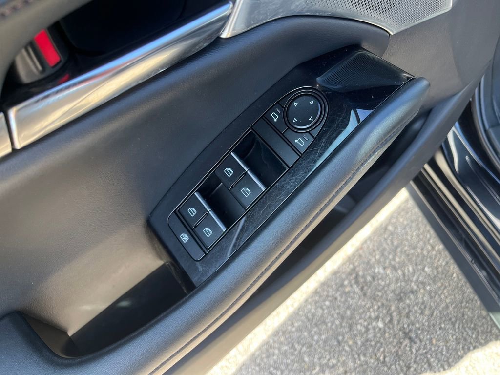 Used 2022 MAZDA MAZDA3 s image 23
