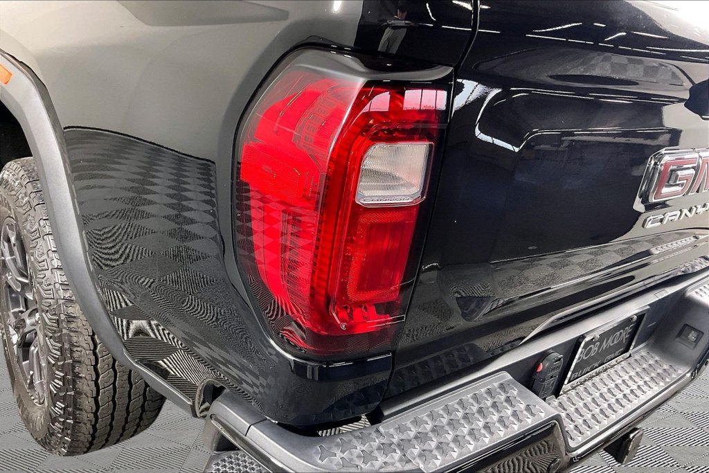 Used 2024 GMC Canyon Elevation w/ Elevation Premium Package AWD/4WD image 21