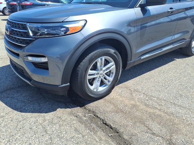 Certified 2024 Ford Explorer XLT w/ Equipment Group 202A AWD/4WD image 4