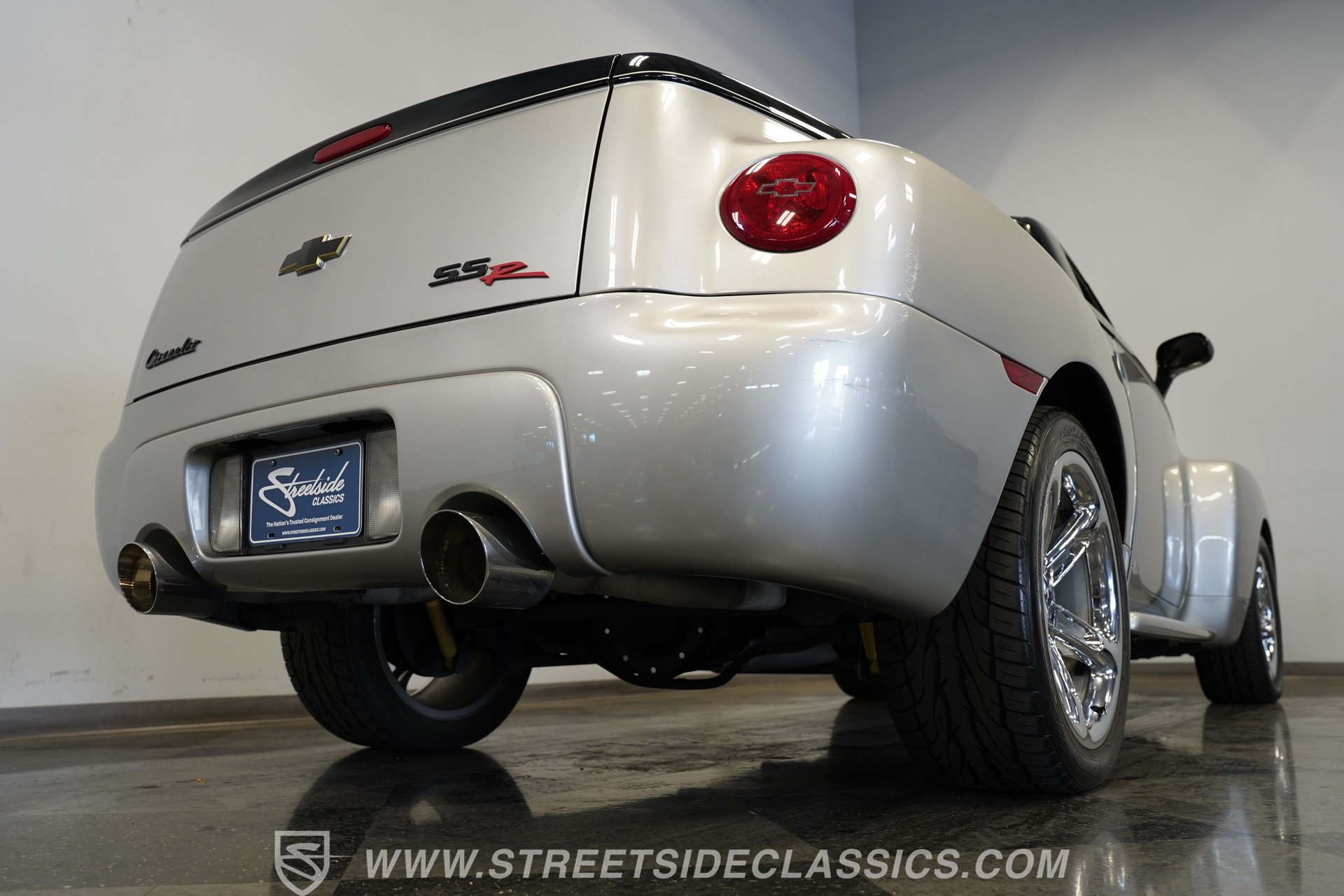 Used 2006 Chevrolet SSR w/ Preferred Equipment Group RWD image 30