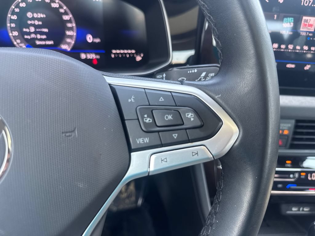 Used 2025 Volkswagen Jetta SE FWD image 28