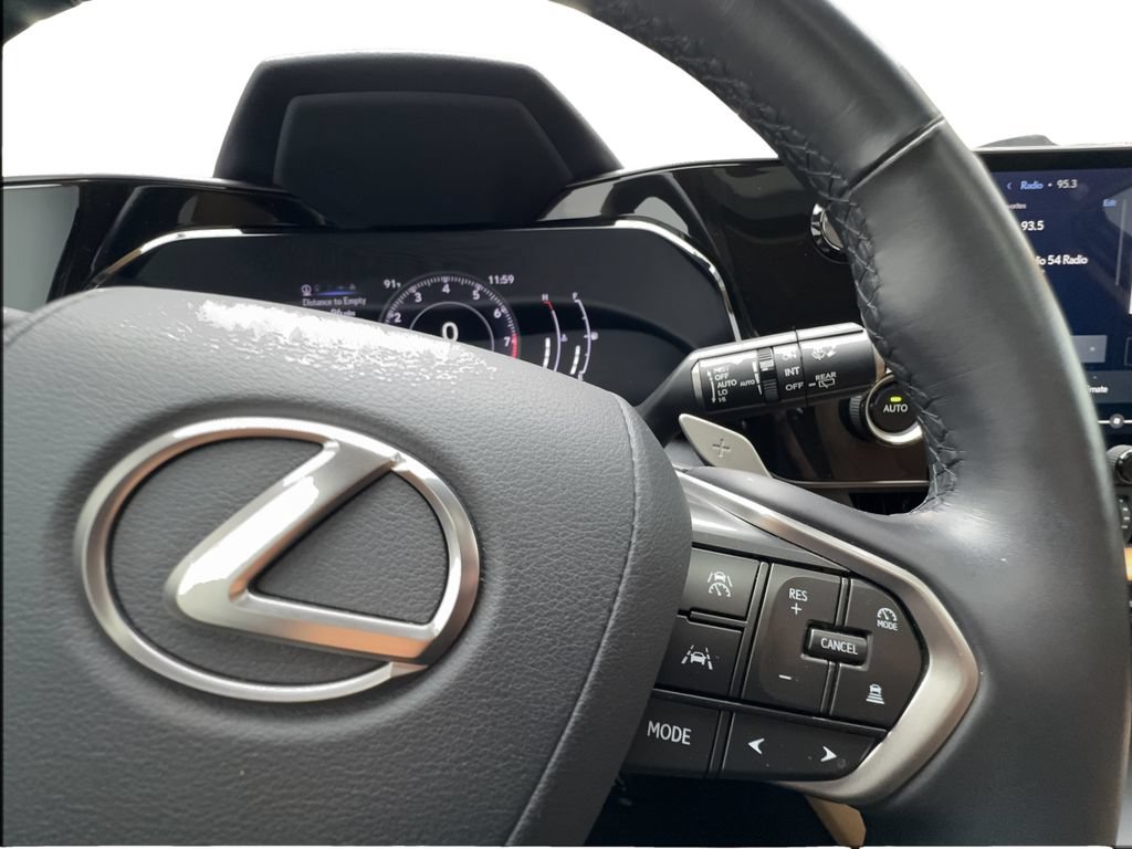 Used 2025 Lexus NX 250 FWD w/ Towing Package (2000 Lbs) image 44