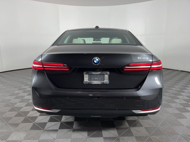 Used 2024 BMW 530i w/ Premium Package image 8