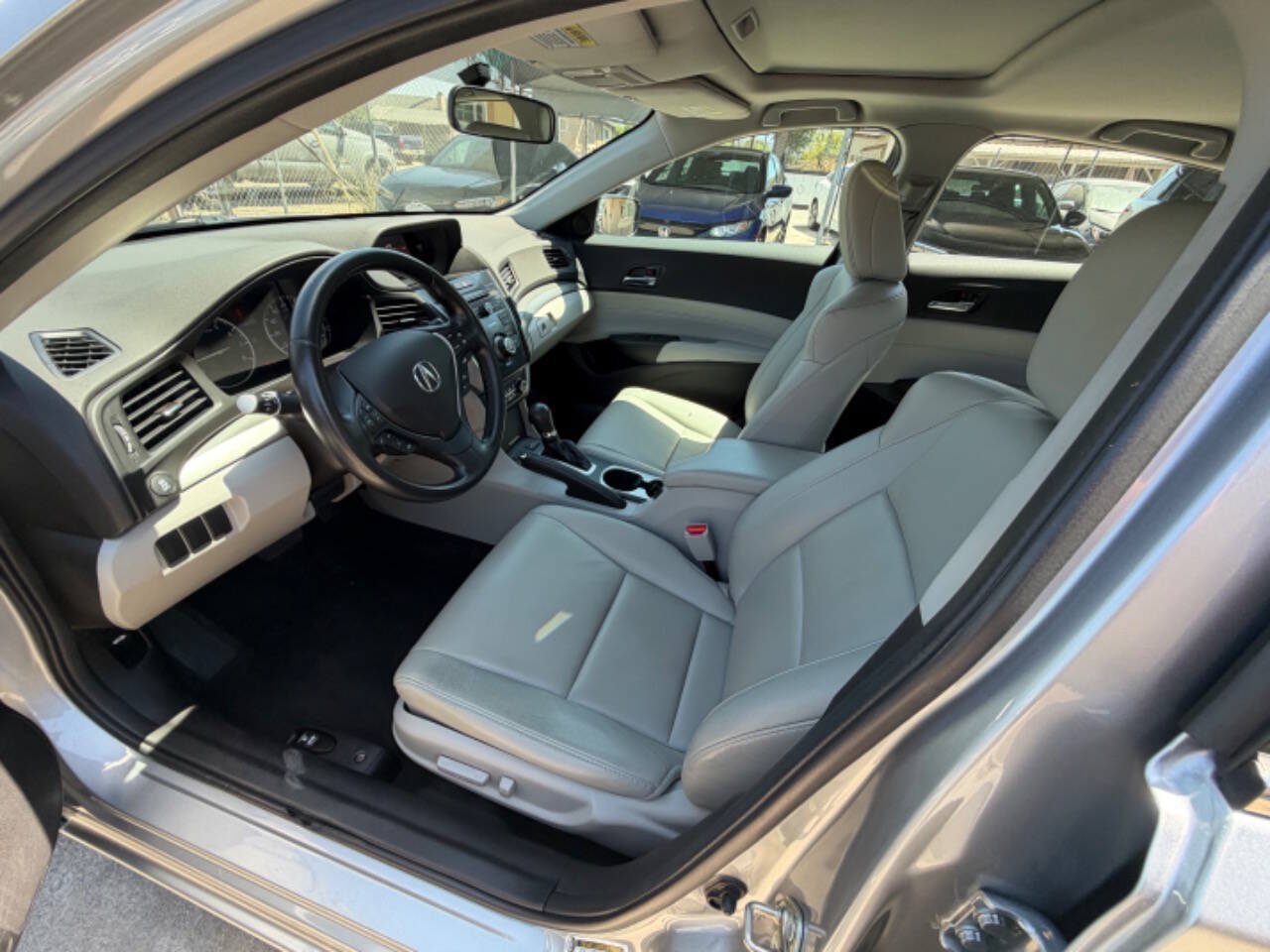 Used 2017 Acura ILX FWD image 12