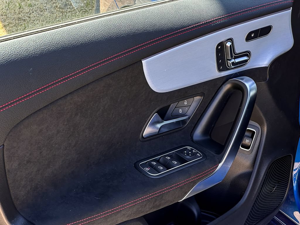 Used 2025 Mercedes-Benz CLA 250 image 11