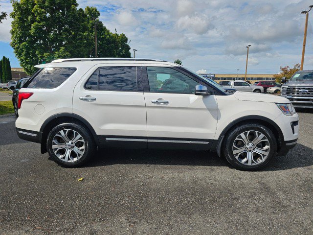 Used 2019 Ford Explorer Platinum AWD/4WD image 2