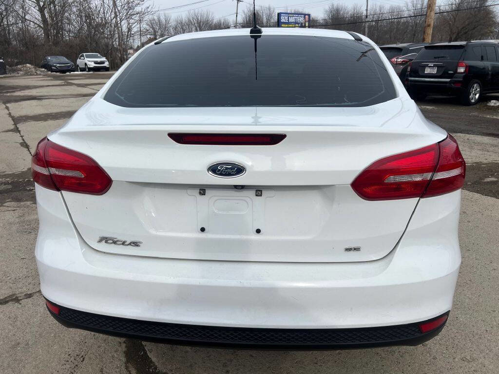 Used 2018 Ford Focus SE image 5