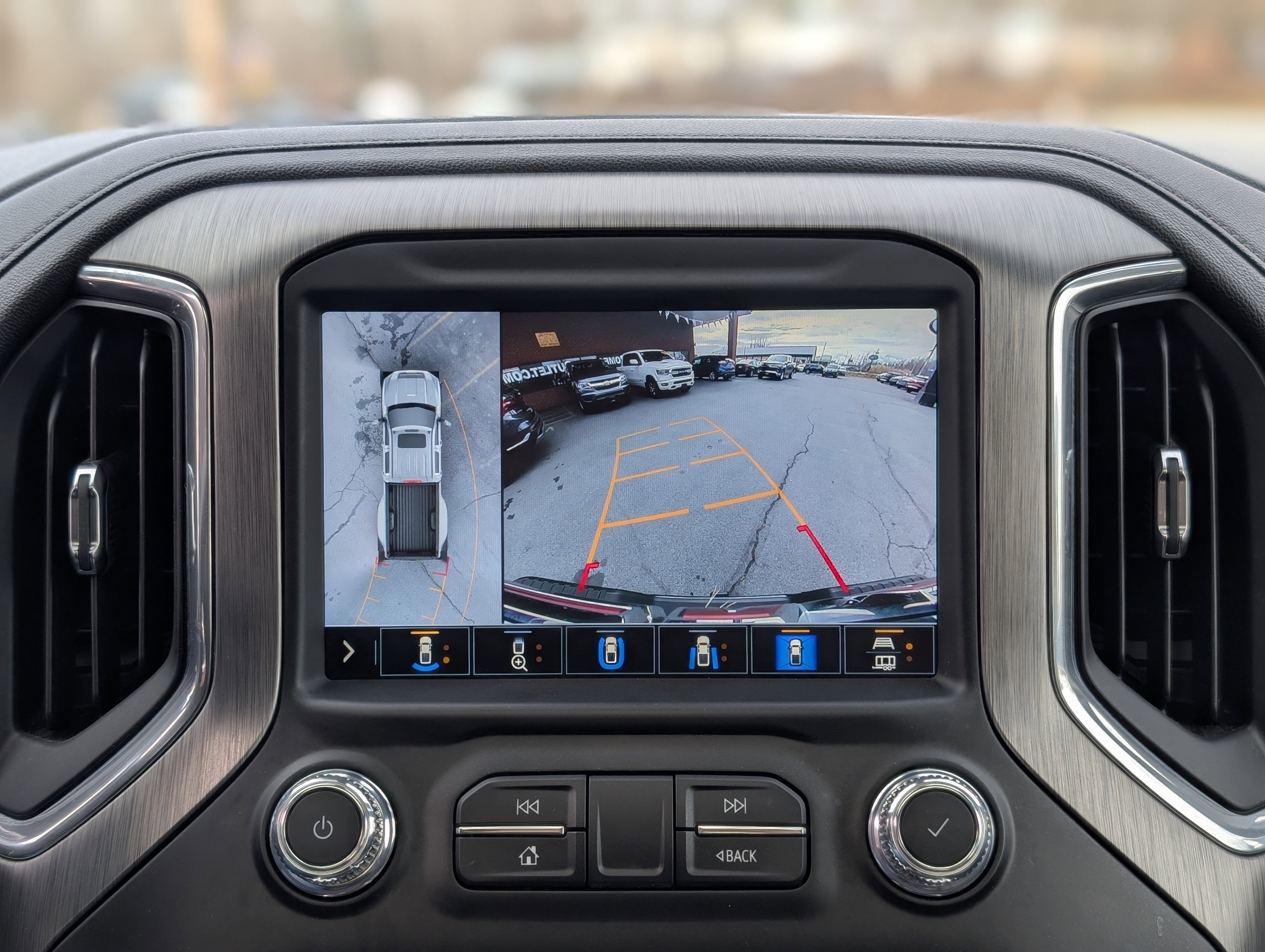 Used 2021 GMC Sierra 3500 Denali w/ Denali Ultimate Package image 3