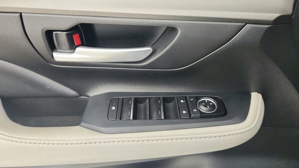 Used 2024 Toyota Grand Highlander XLE image 25