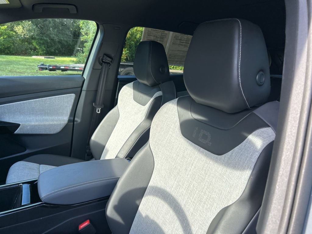 Certified 2025 Volkswagen ID.4 Pro image 14