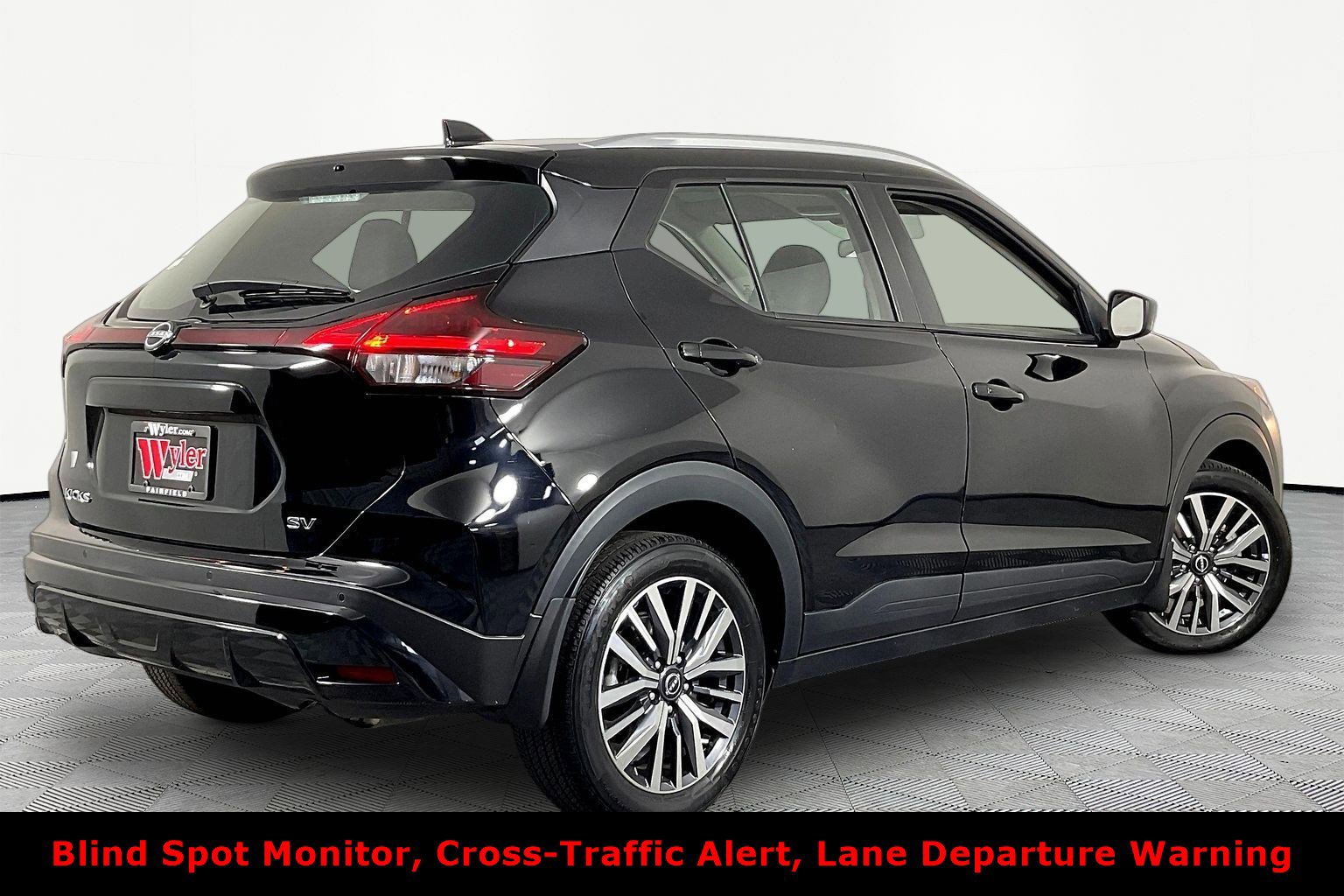 Used 2023 Nissan Kicks SV FWD image 6
