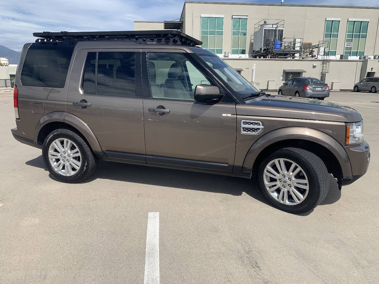 Used 2012 Land Rover LR4 HSE AWD/4WD image 4
