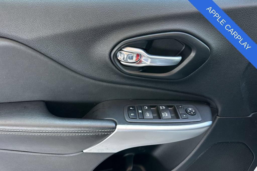 Used 2022 Jeep Cherokee Latitude AWD/4WD image 11