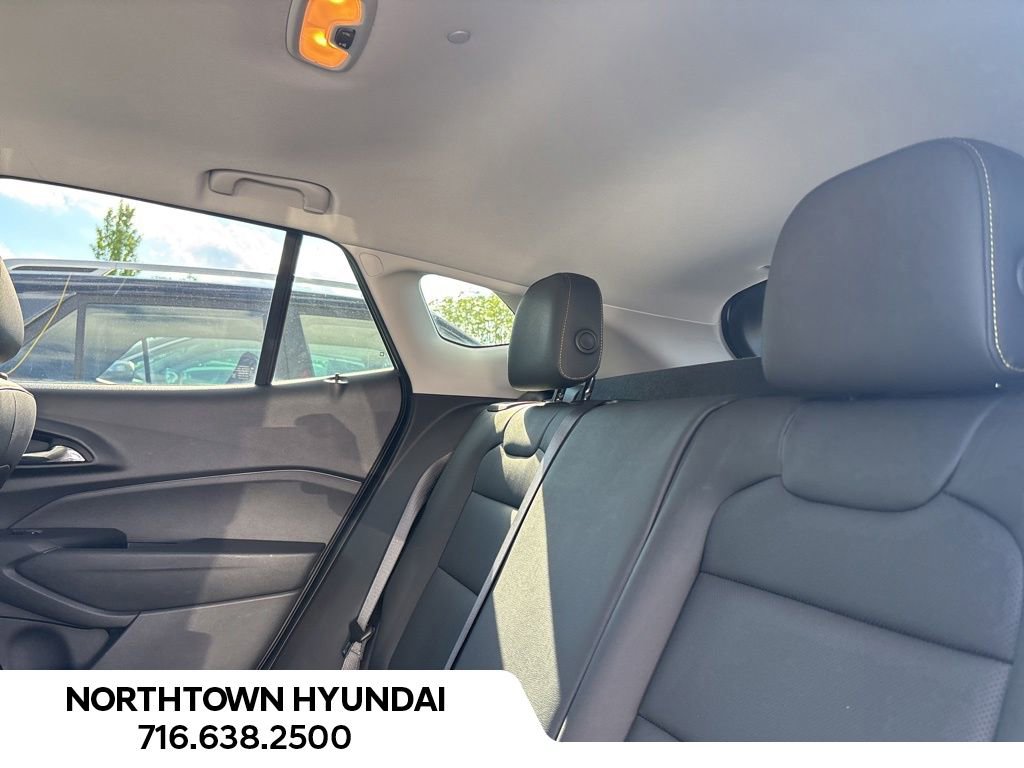 Used 2024 Chevrolet Trax ACTIV w/ Sunroof Package FWD image 12