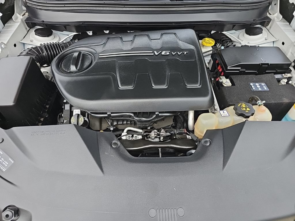 Certified 2021 Jeep Cherokee Latitude Lux AWD/4WD image 36
