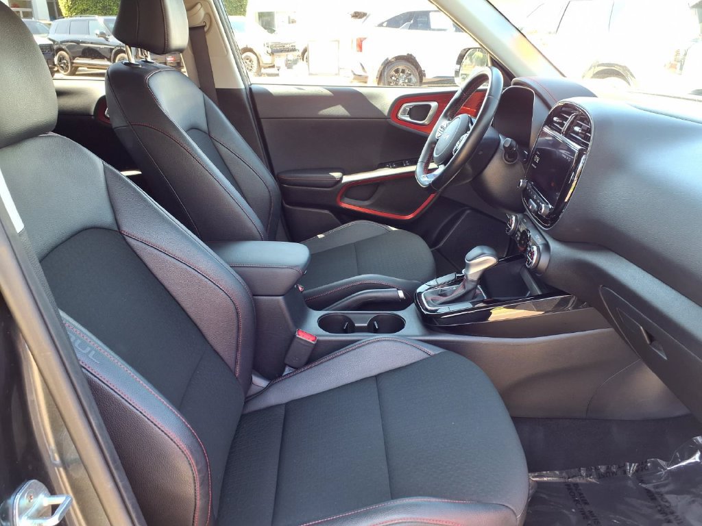Certified 2023 Kia Soul GT-Line FWD image 7