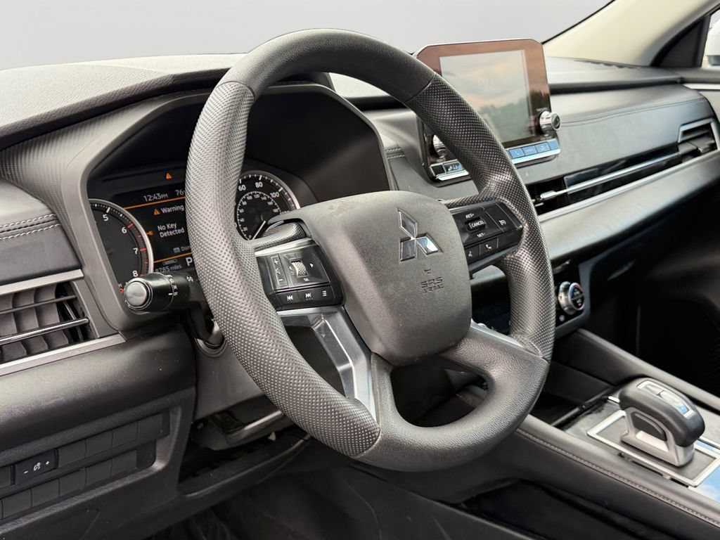 Used 2022 Mitsubishi Outlander ES AWD/4WD image 18
